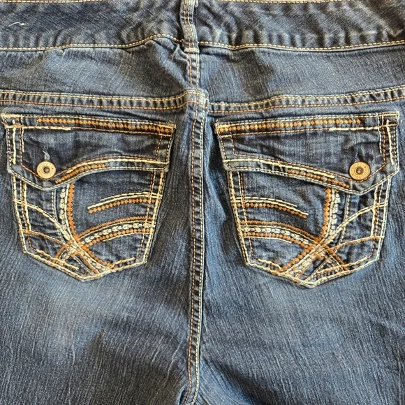 Rue21 Plus Size 14 Curvy High Waisted Button Fly Crop Jeans Denim Flattering Fit - Picture 7 of 10